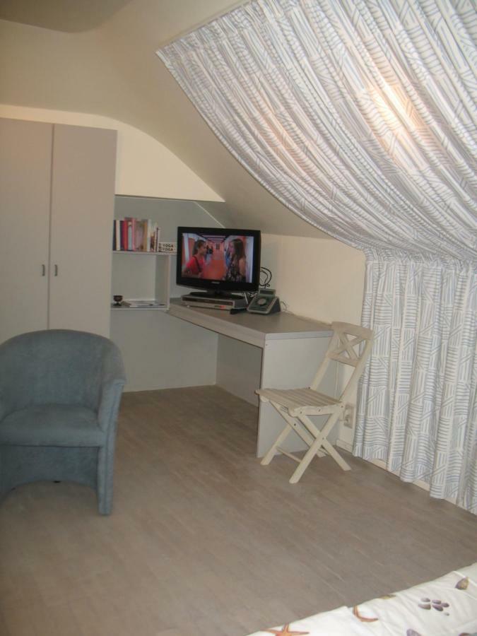 Bed and Breakfast B&Logies De Duinroos Koksijde Esterno foto